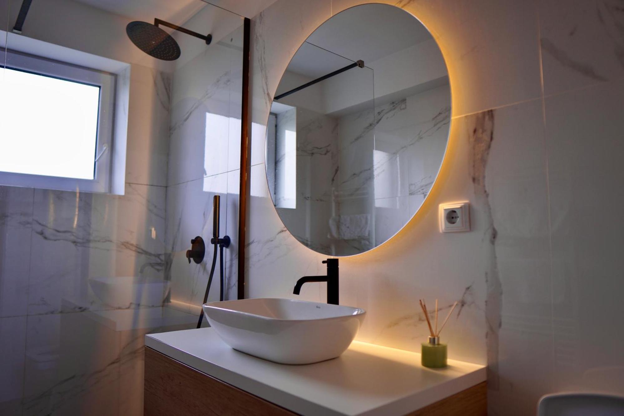Coresi, 2 Camere, Sleeps 6 Large Private Garden Apartment Pets Welcome Braşov Esterno foto