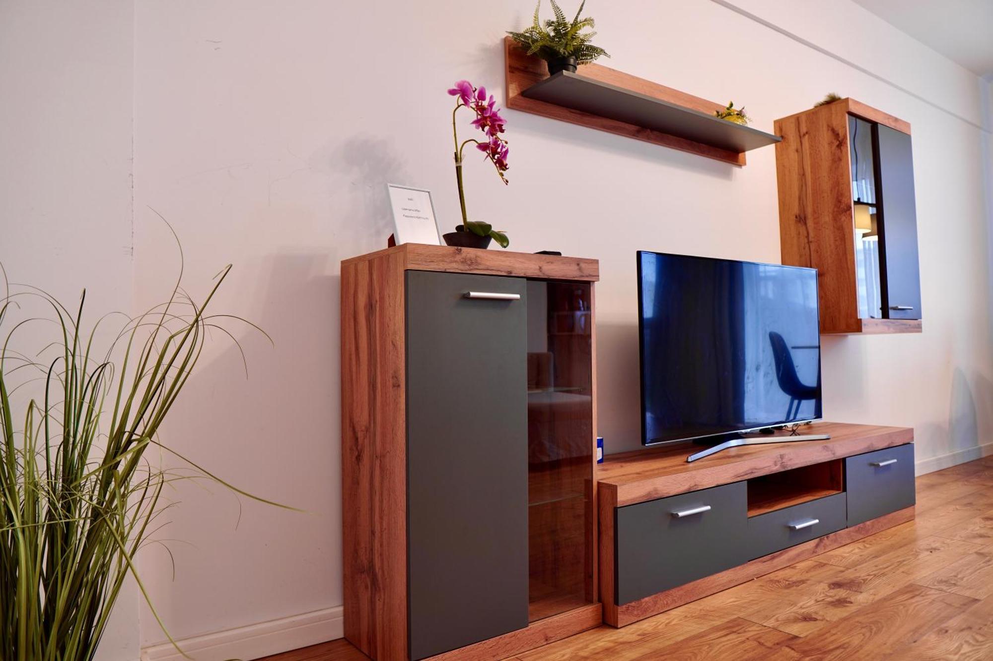 Coresi, 2 Camere, Sleeps 6 Large Private Garden Apartment Pets Welcome Braşov Esterno foto